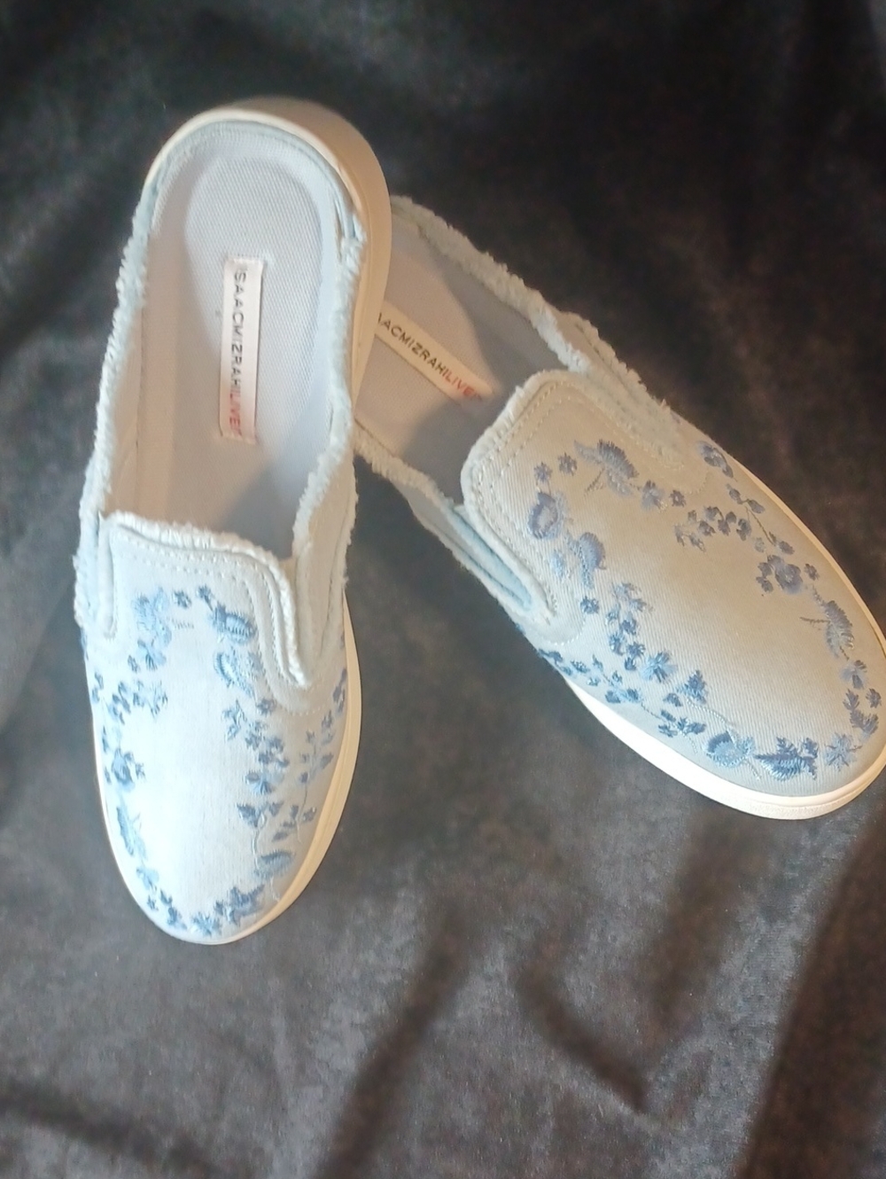 Isaac Mizrah Slip-On Floral Embroidered Canvas Mules in Light Blue Sz 7 New